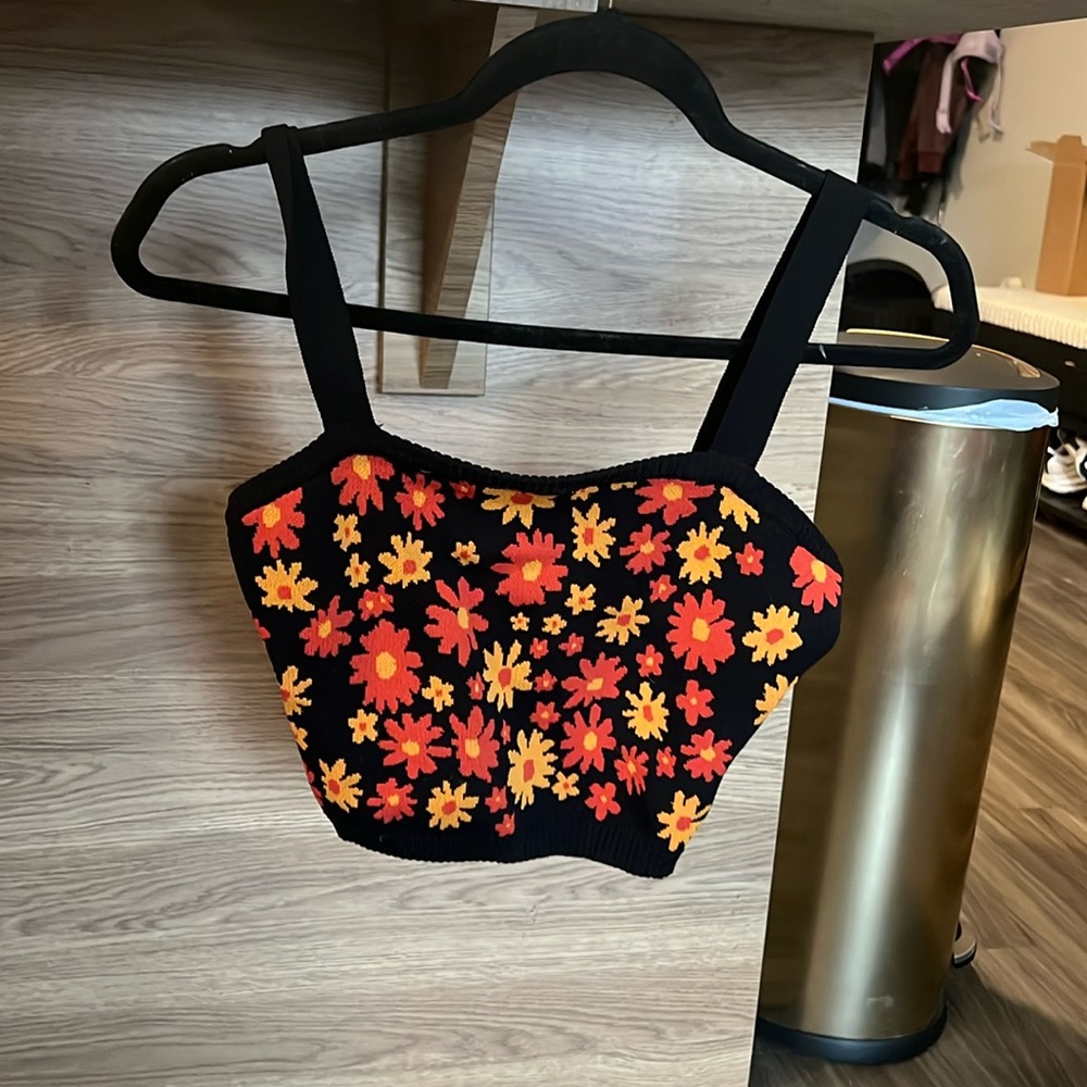 Floral cropped top